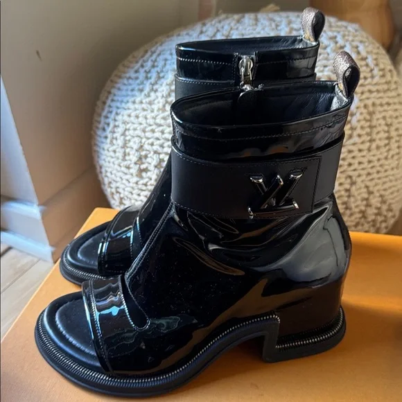 Louis Vuitton Moonlight Ankle Boot - Picture 3 of 9